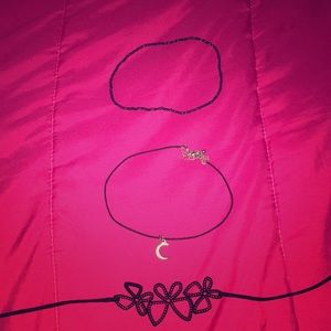 3 brand new chokers !!!